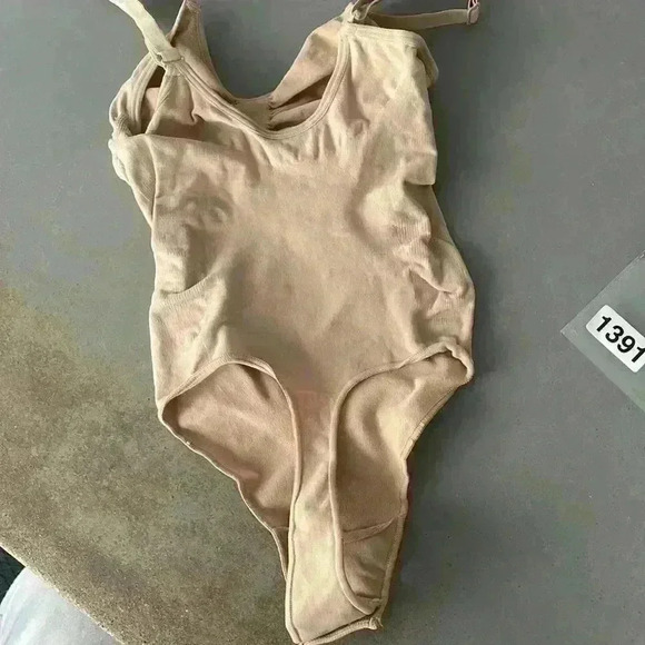 SKIMS Adjustable Straps Seamless Sculpt Compression Thong Bodysuit Size … - Picture 6 of 8